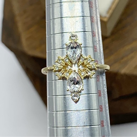 Gold plated ornate statement cocktail ring pear shaped clear glass stones 7.75 - Picture 5 of 9